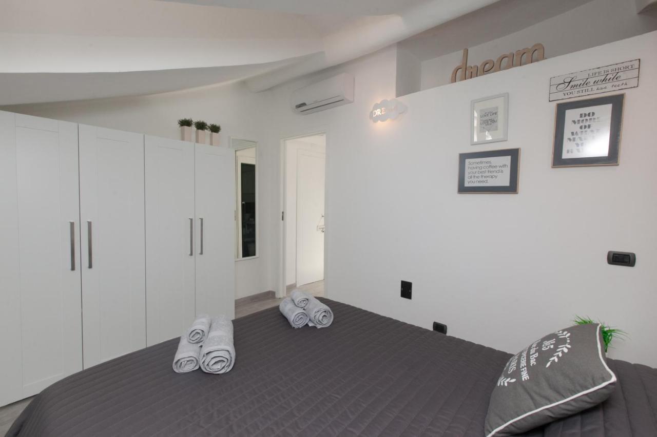 Amazing And New Penthouse In City Center Milano Exteriör bild